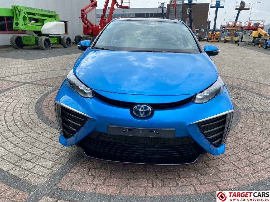 Toyota Mirai FCV HydroGen FuelCell - Sedan: kuva Toyota Mirai FCV HydroGen FuelCell - Sedan Toyota Mirai FCV HydroGen FuelCell - Sedan: kuva Toyota Mirai FCV HydroGen FuelCell - Sedan