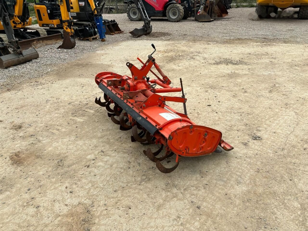 Kubota R 15 N - Kelajyrsin: kuva Kubota R 15 N - Kelajyrsin Kubota R 15 N - Kelajyrsin: kuva Kubota R 15 N - Kelajyrsin