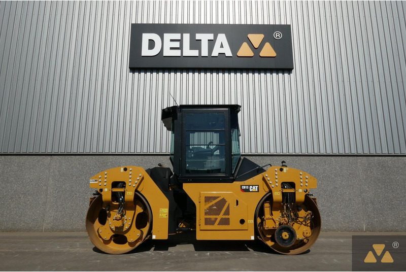 Caterpillar CB13 - Jyrä: kuva Caterpillar CB13 - Jyrä Caterpillar CB13 - Jyrä: kuva Caterpillar CB13 - Jyrä