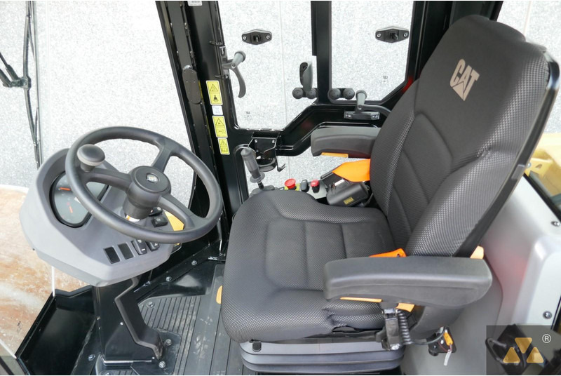 Uusi Jyrä Caterpillar CS10GC: kuva Uusi Jyrä Caterpillar CS10GC