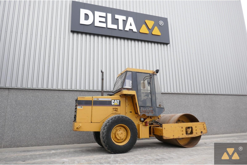 Caterpillar CS433C - Jyrä: kuva Caterpillar CS433C - Jyrä Caterpillar CS433C - Jyrä: kuva Caterpillar CS433C - Jyrä