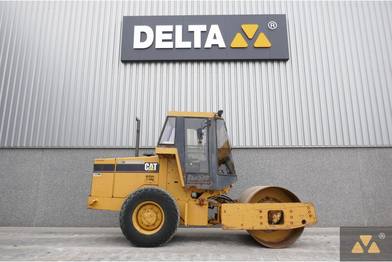 Caterpillar CS433C - Jyrä: kuva Caterpillar CS433C - Jyrä Caterpillar CS433C - Jyrä: kuva Caterpillar CS433C - Jyrä