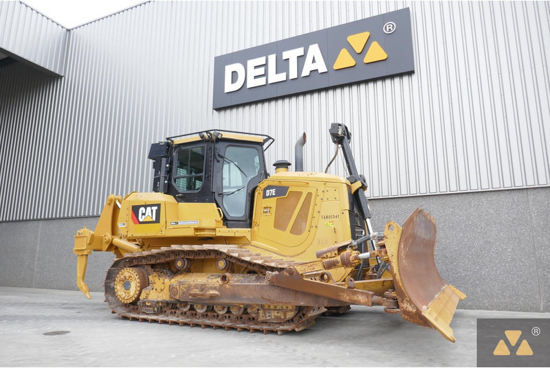 Caterpillar D7E - Puskutraktori: kuva Caterpillar D7E - Puskutraktori Caterpillar D7E - Puskutraktori: kuva Caterpillar D7E - Puskutraktori