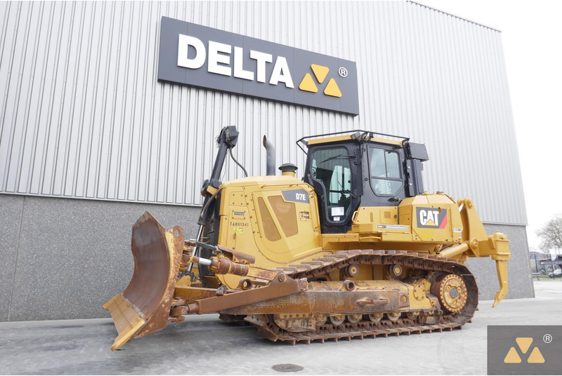 Caterpillar D7E - Puskutraktori: kuva Caterpillar D7E - Puskutraktori Caterpillar D7E - Puskutraktori: kuva Caterpillar D7E - Puskutraktori