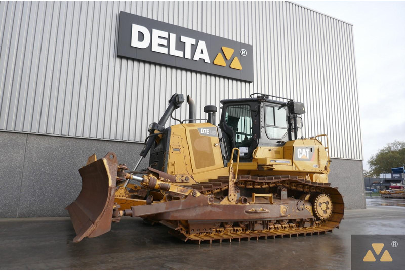Caterpillar D7E LGP - Puskutraktori: kuva Caterpillar D7E LGP - Puskutraktori Caterpillar D7E LGP - Puskutraktori: kuva Caterpillar D7E LGP - Puskutraktori