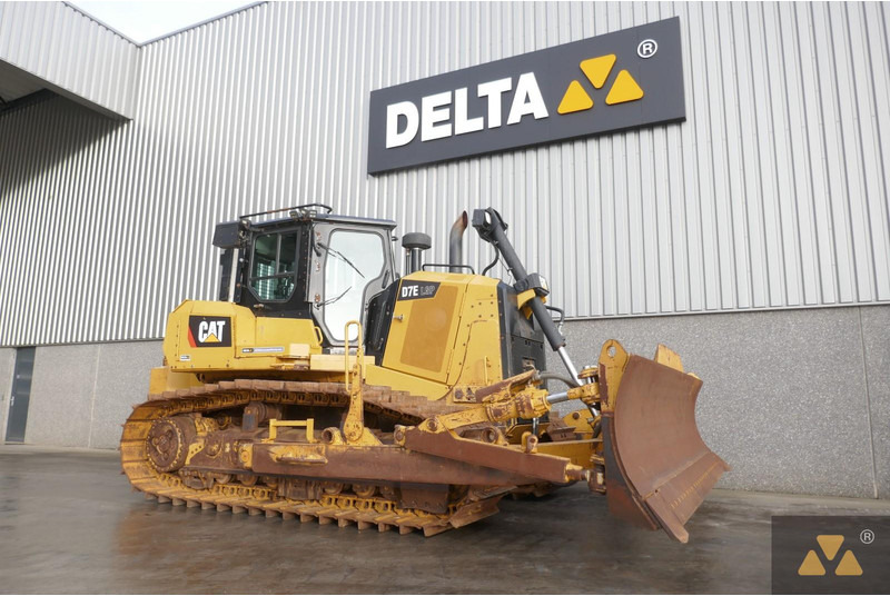 Caterpillar D7E LGP - Puskutraktori: kuva Caterpillar D7E LGP - Puskutraktori Caterpillar D7E LGP - Puskutraktori: kuva Caterpillar D7E LGP - Puskutraktori