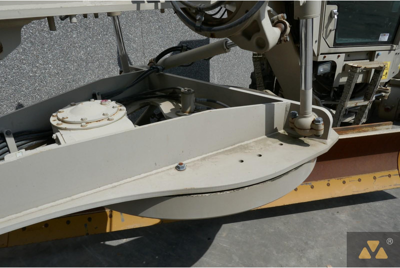 Tiehöylä Komatsu GD555-5 Ex-army: kuva Tiehöylä Komatsu GD555-5 Ex-army