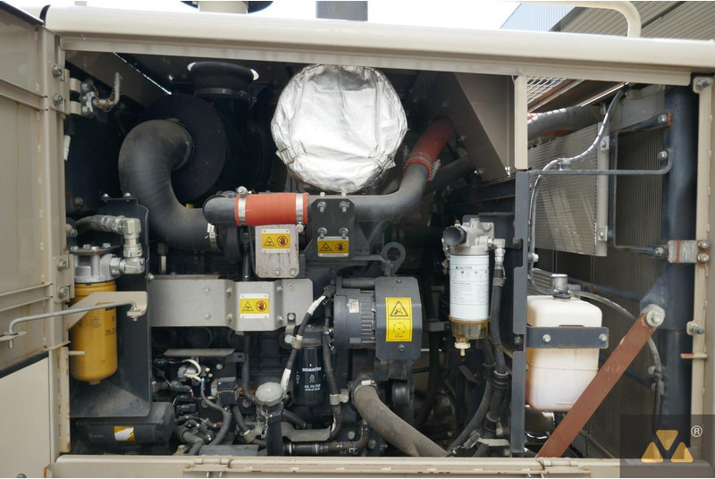 Tiehöylä Komatsu GD555-5 Ex-army: kuva Tiehöylä Komatsu GD555-5 Ex-army