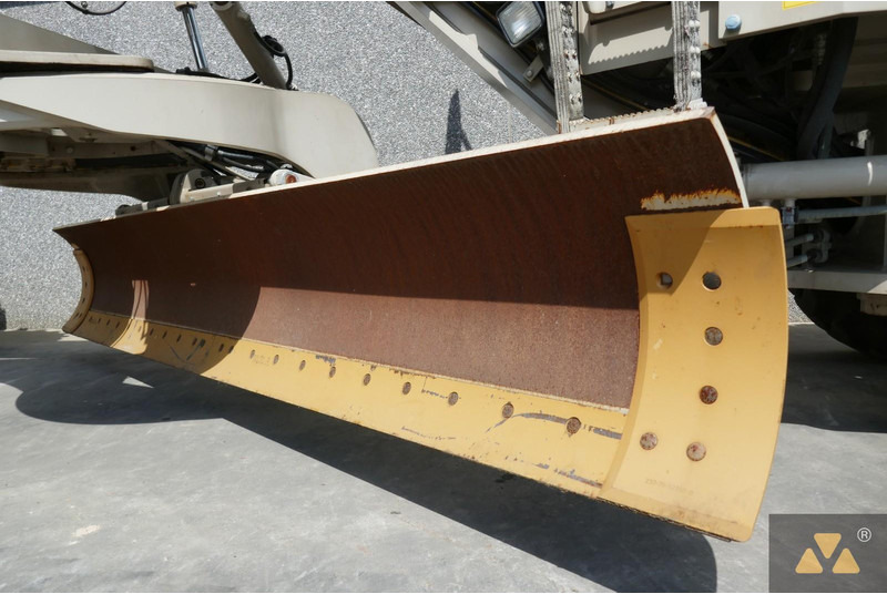 Tiehöylä Komatsu GD555-5 Ex-army: kuva Tiehöylä Komatsu GD555-5 Ex-army