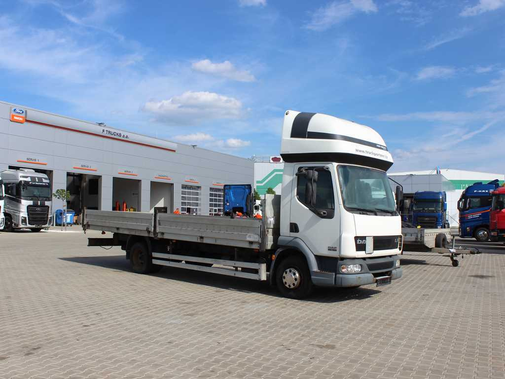 DAF LF 45.180, SLEEPING BODY, EURO 3, TIRES 80% - Lava-kuorma-auto: kuva DAF LF 45.180, SLEEPING BODY, EURO 3, TIRES 80% - Lava-kuorma-auto DAF LF 45.180, SLEEPING BODY, EURO 3, TIRES 80% - Lava-kuorma-auto: kuva DAF LF 45.180, SLEEPING BODY, EURO 3, TIRES 80% - Lava-kuorma-auto