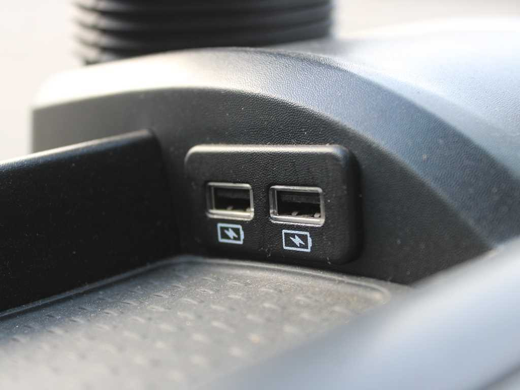 Pressukapelli kuorma-auto Iveco 140-280E, HYDRAULIC FRONT, SIDE BOARD, EURO 6: kuva Pressukapelli kuorma-auto Iveco 140-280E, HYDRAULIC FRONT, SIDE BOARD, EURO 6 Pressukapelli kuorma-auto Iveco 140-280E, HYDRAULIC FRONT, SIDE BOARD, EURO 6: kuva Pressukapelli kuorma-auto Iveco 140-280E, HYDRAULIC FRONT, SIDE BOARD, EURO 6