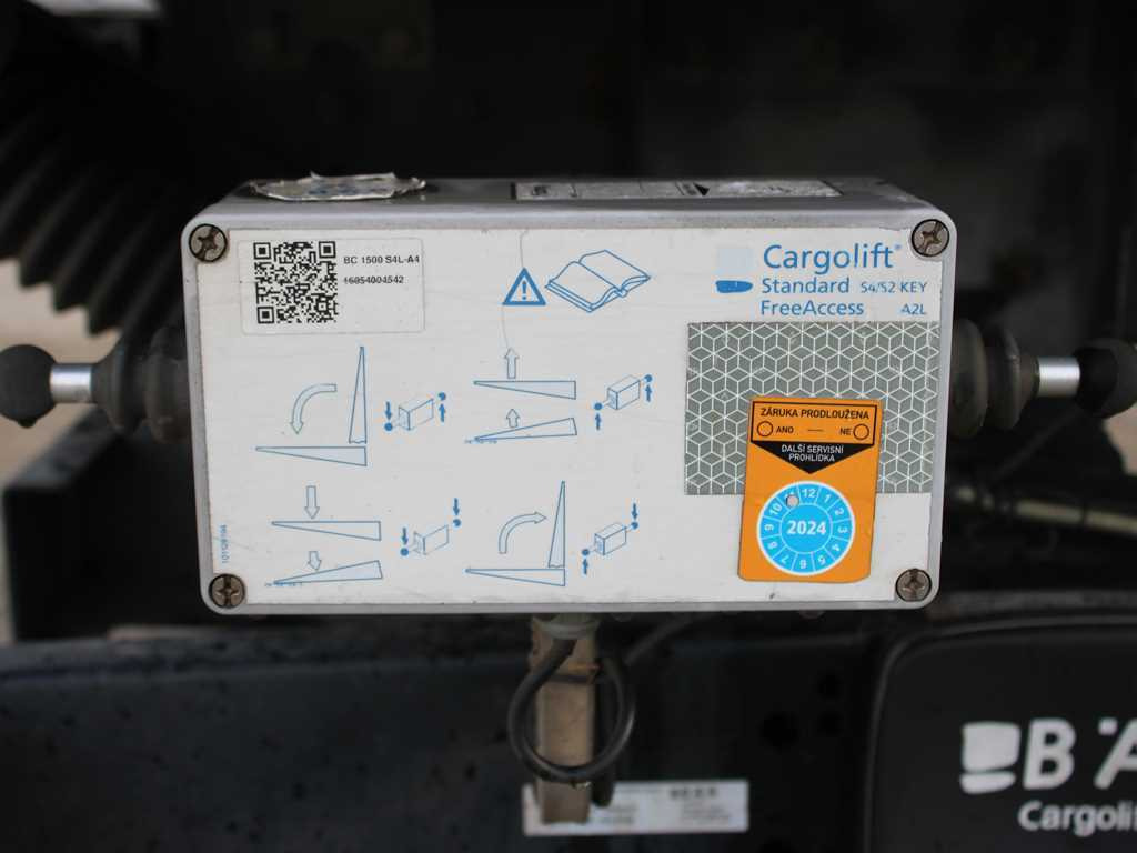 Pressukapelli kuorma-auto Iveco 140-280E, HYDRAULIC FRONT, SIDE BOARD, EURO 6: kuva Pressukapelli kuorma-auto Iveco 140-280E, HYDRAULIC FRONT, SIDE BOARD, EURO 6 Pressukapelli kuorma-auto Iveco 140-280E, HYDRAULIC FRONT, SIDE BOARD, EURO 6: kuva Pressukapelli kuorma-auto Iveco 140-280E, HYDRAULIC FRONT, SIDE BOARD, EURO 6