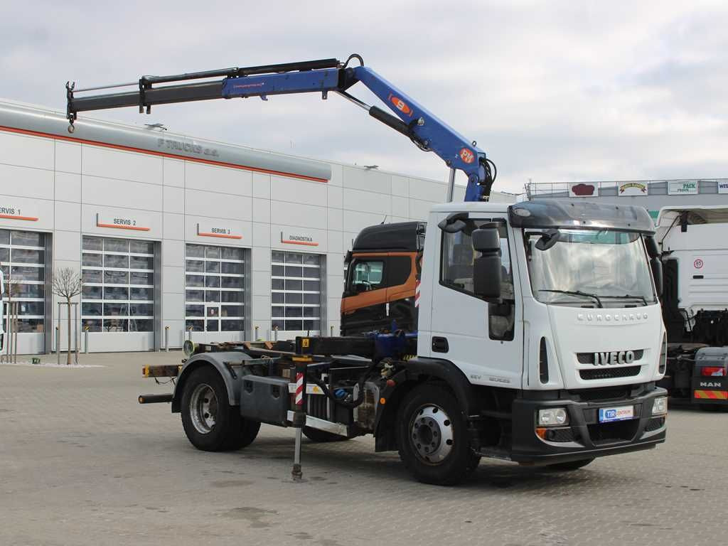 Iveco EUROCARGO 140E25, EURO 5, HYDRAULIC CRANE PM9022 - Koukkulava kuorma-auto, Nosturiauto: kuva Iveco EUROCARGO 140E25, EURO 5, HYDRAULIC CRANE PM9022 - Koukkulava kuorma-auto, Nosturiauto Iveco EUROCARGO 140E25, EURO 5, HYDRAULIC CRANE PM9022 - Koukkulava kuorma-auto, Nosturiauto: kuva Iveco EUROCARGO 140E25, EURO 5, HYDRAULIC CRANE PM9022 - Koukkulava kuorma-auto, Nosturiauto