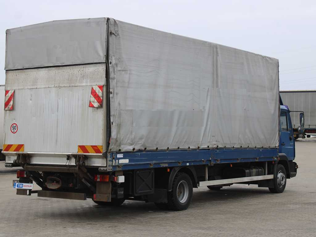 MAN LE 12.220, EURO 3, HYDRAULIC FRONT, TIRES 80% - Pressukapelli kuorma-auto: kuva MAN LE 12.220, EURO 3, HYDRAULIC FRONT, TIRES 80% - Pressukapelli kuorma-auto MAN LE 12.220, EURO 3, HYDRAULIC FRONT, TIRES 80% - Pressukapelli kuorma-auto: kuva MAN LE 12.220, EURO 3, HYDRAULIC FRONT, TIRES 80% - Pressukapelli kuorma-auto