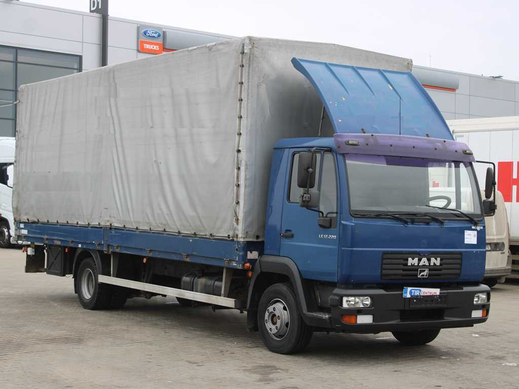 MAN LE 12.220, EURO 3, HYDRAULIC FRONT, TIRES 80% - Pressukapelli kuorma-auto: kuva MAN LE 12.220, EURO 3, HYDRAULIC FRONT, TIRES 80% - Pressukapelli kuorma-auto MAN LE 12.220, EURO 3, HYDRAULIC FRONT, TIRES 80% - Pressukapelli kuorma-auto: kuva MAN LE 12.220, EURO 3, HYDRAULIC FRONT, TIRES 80% - Pressukapelli kuorma-auto
