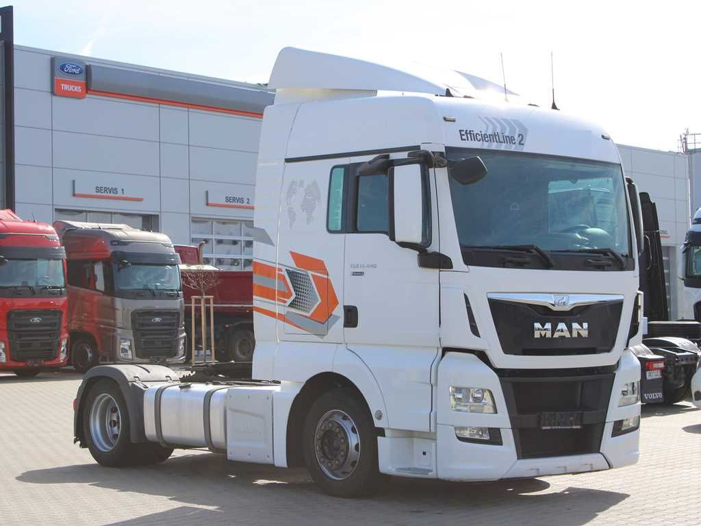 MAN TGX 18.440, LOWDECK, EURO 6 - Vetopöytäauto: kuva MAN TGX 18.440, LOWDECK, EURO 6 - Vetopöytäauto MAN TGX 18.440, LOWDECK, EURO 6 - Vetopöytäauto: kuva MAN TGX 18.440, LOWDECK, EURO 6 - Vetopöytäauto