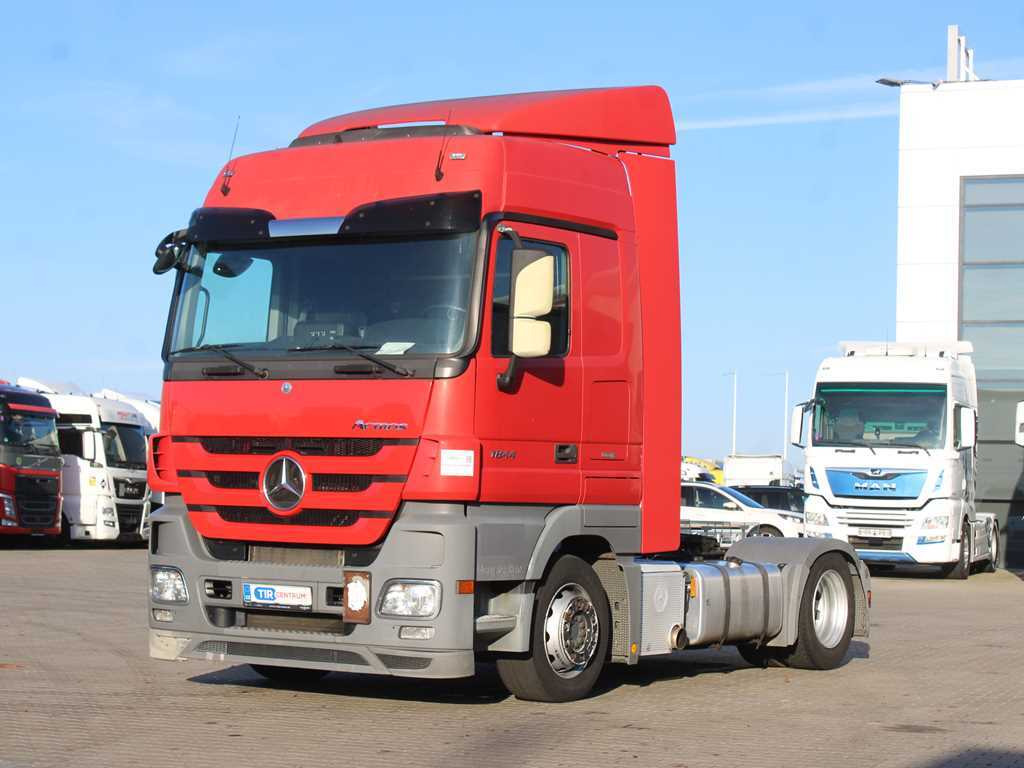 Mercedes-Benz Actros 1844, LOWDECK, EURO 5, MP3 - Vetopöytäauto: kuva Mercedes-Benz Actros 1844, LOWDECK, EURO 5, MP3 - Vetopöytäauto Mercedes-Benz Actros 1844, LOWDECK, EURO 5, MP3 - Vetopöytäauto: kuva Mercedes-Benz Actros 1844, LOWDECK, EURO 5, MP3 - Vetopöytäauto