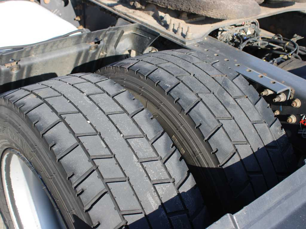 Vetopöytäauto Renault T 520, EURO 6, LOWDECK, INDEPENDENT AIR CONDITIONING, TYRES 80%: kuva Vetopöytäauto Renault T 520, EURO 6, LOWDECK, INDEPENDENT AIR CONDITIONING, TYRES 80%