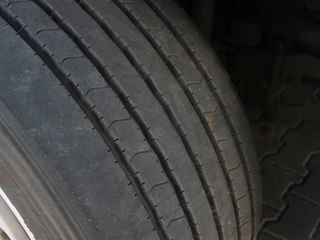 Vetopöytäauto Renault T 520, EURO 6, LOWDECK, INDEPENDENT AIR CONDITIONING, TYRES 80%: kuva Vetopöytäauto Renault T 520, EURO 6, LOWDECK, INDEPENDENT AIR CONDITIONING, TYRES 80%