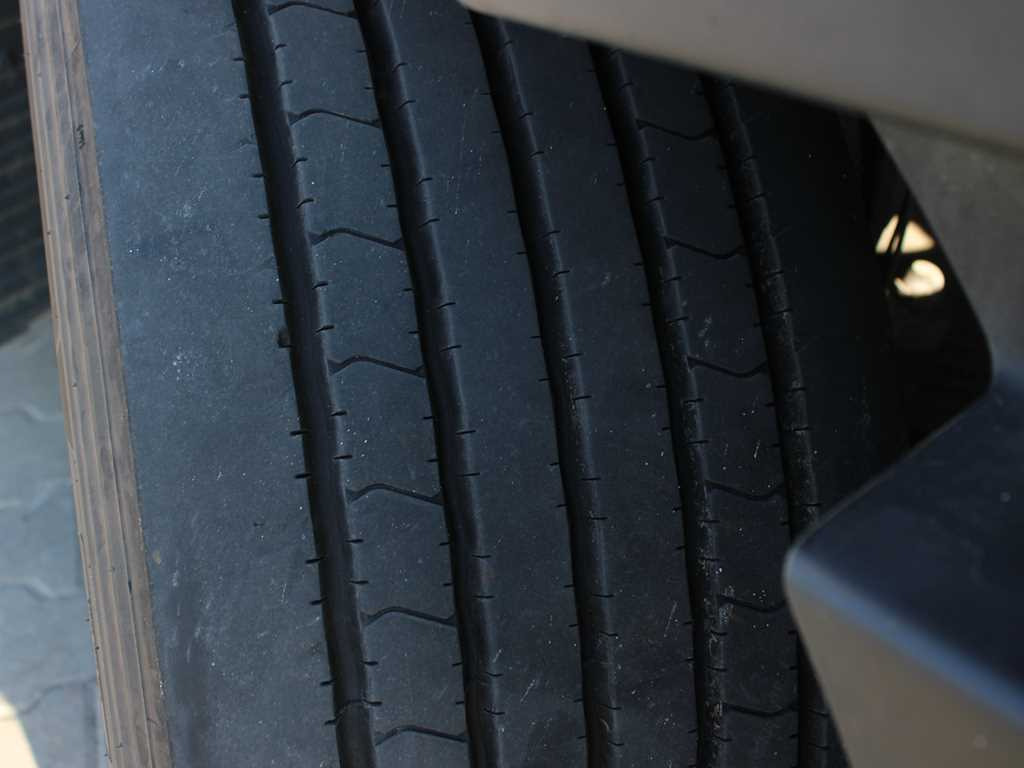 Vetopöytäauto Renault T 520, EURO 6, LOWDECK, INDEPENDENT AIR CONDITIONING, TYRES 80%: kuva Vetopöytäauto Renault T 520, EURO 6, LOWDECK, INDEPENDENT AIR CONDITIONING, TYRES 80%