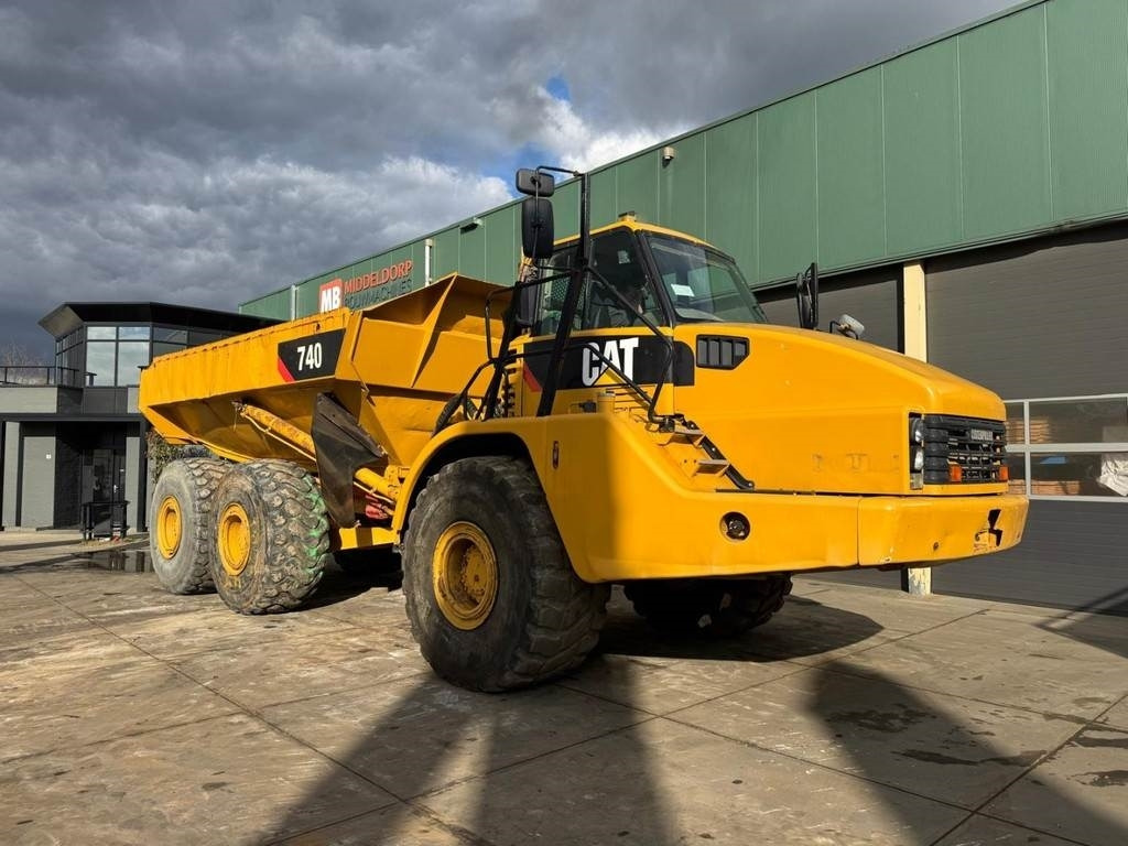 CAT 740 - Pikku dumpperi: kuva CAT 740 - Pikku dumpperi CAT 740 - Pikku dumpperi: kuva CAT 740 - Pikku dumpperi