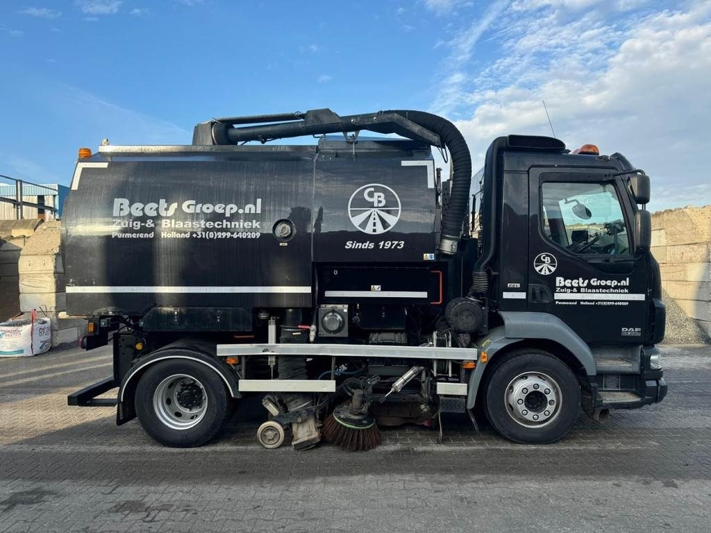 DAF FA LF55 - Lakaisuauto: kuva DAF FA LF55 - Lakaisuauto DAF FA LF55 - Lakaisuauto: kuva DAF FA LF55 - Lakaisuauto