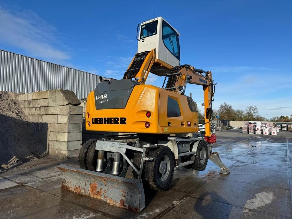 Liebherr LH 18 M - Materiaalinkäsittelykone: kuva Liebherr LH 18 M - Materiaalinkäsittelykone Liebherr LH 18 M - Materiaalinkäsittelykone: kuva Liebherr LH 18 M - Materiaalinkäsittelykone