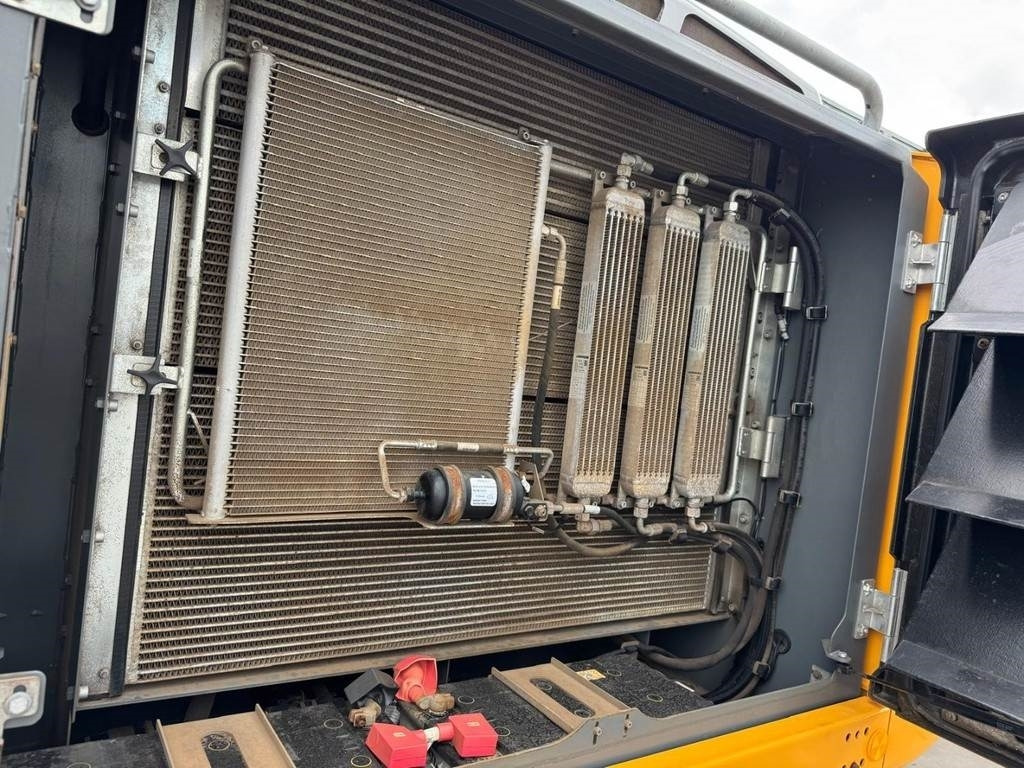 Materiaalinkäsittelykone Liebherr LH 50 M: kuva Materiaalinkäsittelykone Liebherr LH 50 M Materiaalinkäsittelykone Liebherr LH 50 M: kuva Materiaalinkäsittelykone Liebherr LH 50 M