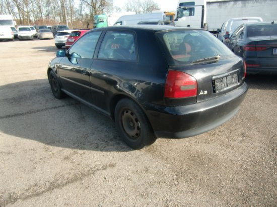Audi A3 Limousine 1,9 TDI Ersatzteilträger - Sedan: kuva Audi A3 Limousine 1,9 TDI Ersatzteilträger - Sedan Audi A3 Limousine 1,9 TDI Ersatzteilträger - Sedan: kuva Audi A3 Limousine 1,9 TDI Ersatzteilträger - Sedan