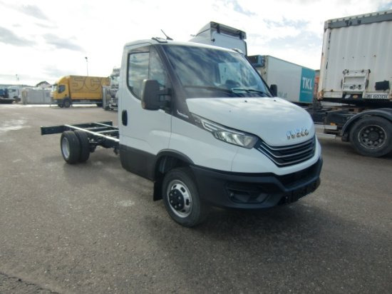 Iveco Daily 40 - 180 Fahrgestell, E6 Automatik 2 Stück verfügbar - Kuorma-auto alusta: kuva Iveco Daily 40 - 180 Fahrgestell, E6 Automatik 2 Stück verfügbar - Kuorma-auto alusta Iveco Daily 40 - 180 Fahrgestell, E6 Automatik 2 Stück verfügbar - Kuorma-auto alusta: kuva Iveco Daily 40 - 180 Fahrgestell, E6 Automatik 2 Stück verfügbar - Kuorma-auto alusta
