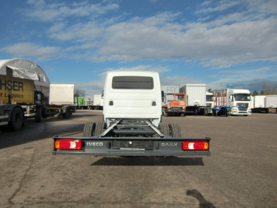 Iveco Daily 40 - 180 Fahrgestell, E6 Automatik 2 Stück verfügbar - Kuorma-auto alusta: kuva Iveco Daily 40 - 180 Fahrgestell, E6 Automatik 2 Stück verfügbar - Kuorma-auto alusta Iveco Daily 40 - 180 Fahrgestell, E6 Automatik 2 Stück verfügbar - Kuorma-auto alusta: kuva Iveco Daily 40 - 180 Fahrgestell, E6 Automatik 2 Stück verfügbar - Kuorma-auto alusta