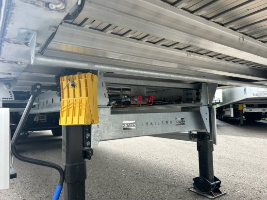 Knapen K100 Schubboden, Neufahrzeug, 10mm Boden, Liftachse, Funk - Moving floor puoliperävaunu: kuva Knapen K100 Schubboden, Neufahrzeug, 10mm Boden, Liftachse, Funk - Moving floor puoliperävaunu Knapen K100 Schubboden, Neufahrzeug, 10mm Boden, Liftachse, Funk - Moving floor puoliperävaunu: kuva Knapen K100 Schubboden, Neufahrzeug, 10mm Boden, Liftachse, Funk - Moving floor puoliperävaunu