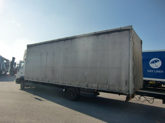 MAN LE 8.220 4x2 BL Planenaufbau + Anhänger Komplettzug - Pressukapelli kuorma-auto: kuva MAN LE 8.220 4x2 BL Planenaufbau + Anhänger Komplettzug - Pressukapelli kuorma-auto MAN LE 8.220 4x2 BL Planenaufbau + Anhänger Komplettzug - Pressukapelli kuorma-auto: kuva MAN LE 8.220 4x2 BL Planenaufbau + Anhänger Komplettzug - Pressukapelli kuorma-auto