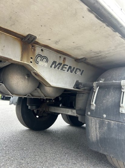 Isoterminen puoliperävaunu Menci Fleischkühler Rohrbahnen, Liftachse, BPW, light weight: kuva Isoterminen puoliperävaunu Menci Fleischkühler Rohrbahnen, Liftachse, BPW, light weight