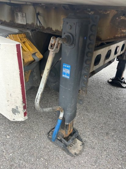 Isoterminen puoliperävaunu Menci Fleischkühler Rohrbahnen, Liftachse, BPW, light weight: kuva Isoterminen puoliperävaunu Menci Fleischkühler Rohrbahnen, Liftachse, BPW, light weight