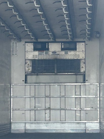 Isoterminen puoliperävaunu Menci Fleischkühler Rohrbahnen, Liftachse, BPW, light weight: kuva Isoterminen puoliperävaunu Menci Fleischkühler Rohrbahnen, Liftachse, BPW, light weight