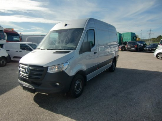 Mercedes-Benz Sprinter 319 CDI Standard, el.Schiebetür - Pakettiauto: kuva Mercedes-Benz Sprinter 319 CDI Standard, el.Schiebetür - Pakettiauto Mercedes-Benz Sprinter 319 CDI Standard, el.Schiebetür - Pakettiauto: kuva Mercedes-Benz Sprinter 319 CDI Standard, el.Schiebetür - Pakettiauto