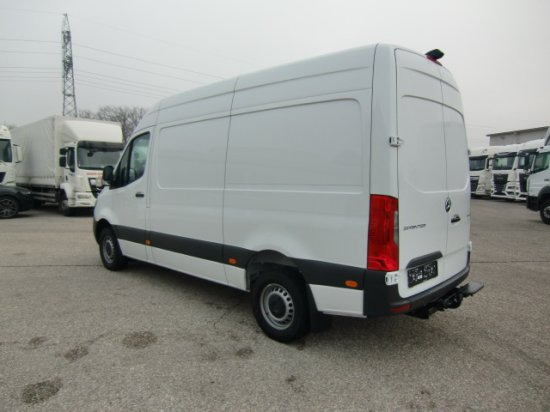 Mercedes-Benz Sprinter 319 CDI Standard, el.Schiebetür - Pakettiauto: kuva Mercedes-Benz Sprinter 319 CDI Standard, el.Schiebetür - Pakettiauto Mercedes-Benz Sprinter 319 CDI Standard, el.Schiebetür - Pakettiauto: kuva Mercedes-Benz Sprinter 319 CDI Standard, el.Schiebetür - Pakettiauto
