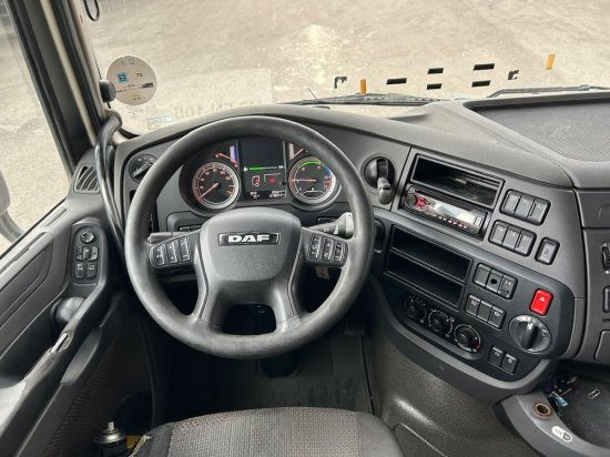 Vetopöytäauto DAF XF 106.460 SC, Automatik, Retarder, Hydraulik: kuva Vetopöytäauto DAF XF 106.460 SC, Automatik, Retarder, Hydraulik Vetopöytäauto DAF XF 106.460 SC, Automatik, Retarder, Hydraulik: kuva Vetopöytäauto DAF XF 106.460 SC, Automatik, Retarder, Hydraulik