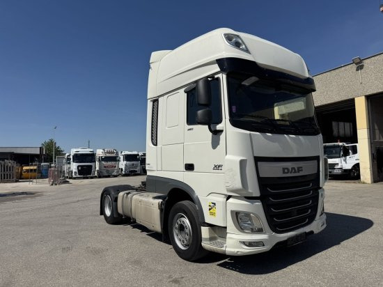 DAF XF 460 SSC, Automatik, EURO6, Standklima - Vetopöytäauto: kuva DAF XF 460 SSC, Automatik, EURO6, Standklima - Vetopöytäauto DAF XF 460 SSC, Automatik, EURO6, Standklima - Vetopöytäauto: kuva DAF XF 460 SSC, Automatik, EURO6, Standklima - Vetopöytäauto