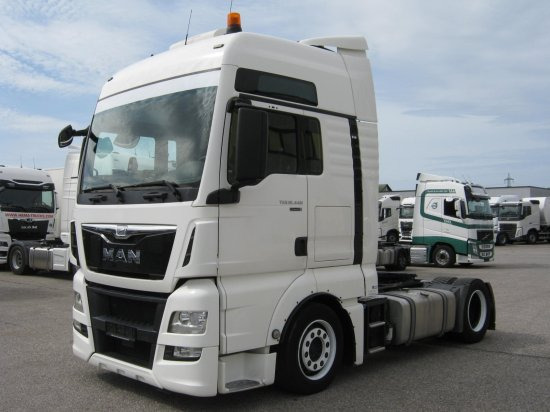 MAN TGX 18.440 XXL Low Deck, Retarder, Standklima, Euro 6, - Vetopöytäauto: kuva MAN TGX 18.440 XXL Low Deck, Retarder, Standklima, Euro 6, - Vetopöytäauto MAN TGX 18.440 XXL Low Deck, Retarder, Standklima, Euro 6, - Vetopöytäauto: kuva MAN TGX 18.440 XXL Low Deck, Retarder, Standklima, Euro 6, - Vetopöytäauto
