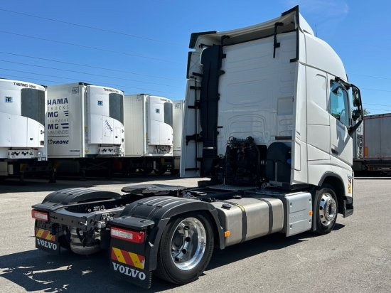 Volvo FH 500 XL, Alufelgen, Standklima, Voll-Luft - Vetopöytäauto: kuva Volvo FH 500 XL, Alufelgen, Standklima, Voll-Luft - Vetopöytäauto Volvo FH 500 XL, Alufelgen, Standklima, Voll-Luft - Vetopöytäauto: kuva Volvo FH 500 XL, Alufelgen, Standklima, Voll-Luft - Vetopöytäauto