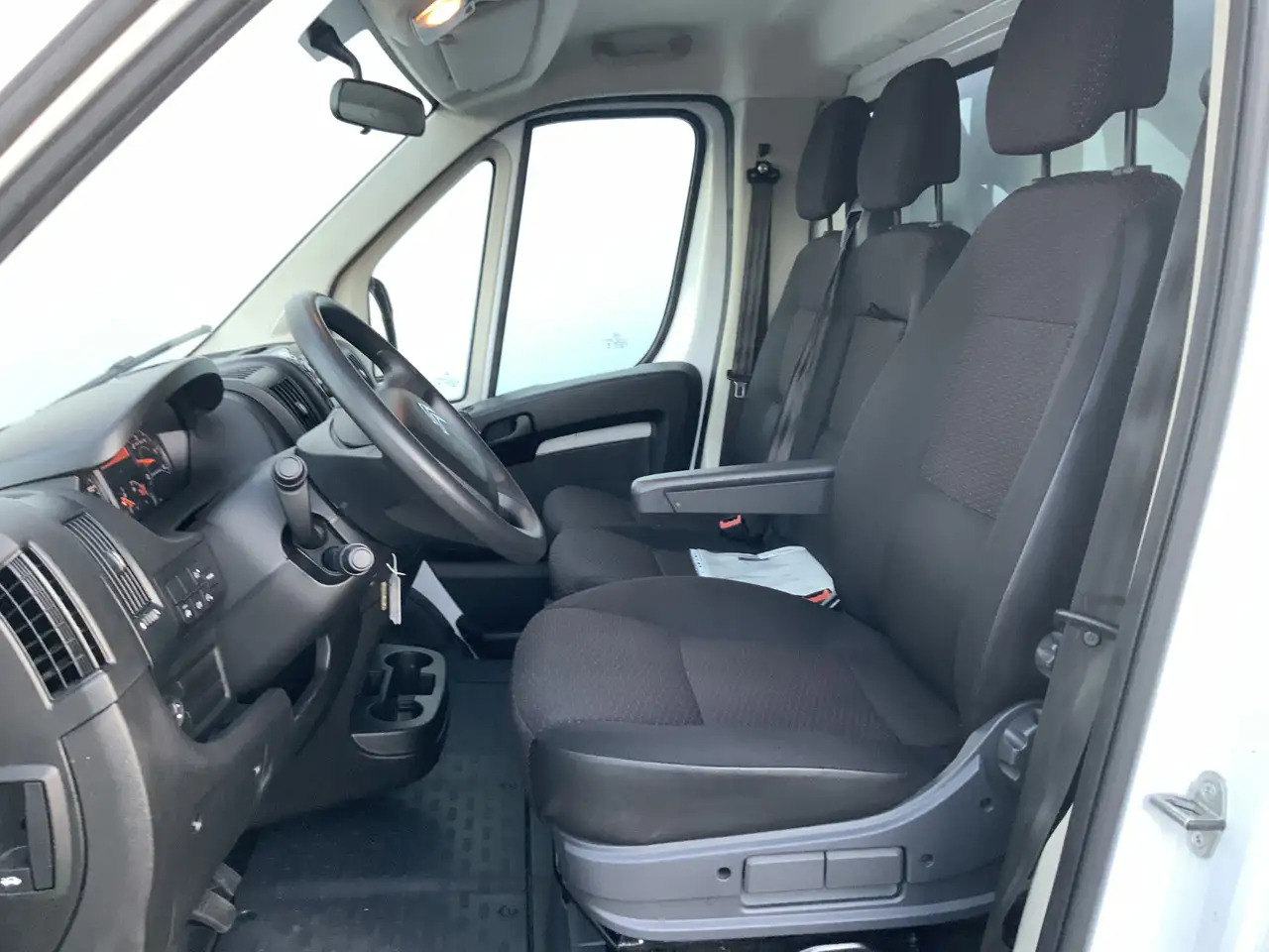 Citroen Jumper 2.2 BlueHDi 165 L3 3.5t Meubel bak & Deuren Airco - Jakeluauto: kuva Citroen Jumper 2.2 BlueHDi 165 L3 3.5t Meubel bak & Deuren Airco - Jakeluauto Citroen Jumper 2.2 BlueHDi 165 L3 3.5t Meubel bak & Deuren Airco - Jakeluauto: kuva Citroen Jumper 2.2 BlueHDi 165 L3 3.5t Meubel bak & Deuren Airco - Jakeluauto