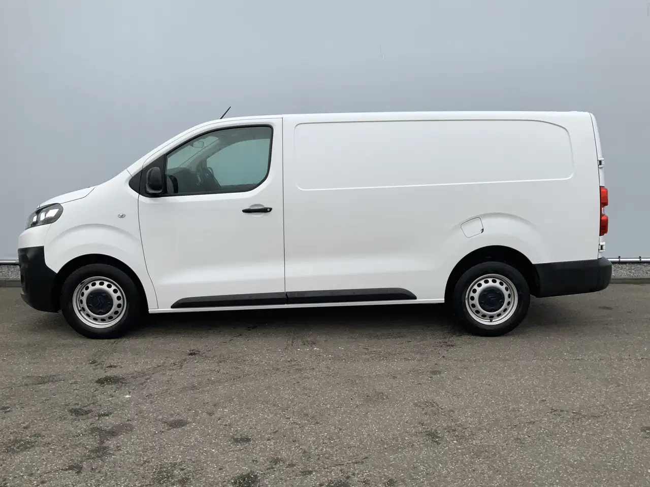 Citroen Jumpy 2.0 BlueHDI 120 XL Club Airco Cruise Navi 3 Zits E - Pieni pakettiauto: kuva Citroen Jumpy 2.0 BlueHDI 120 XL Club Airco Cruise Navi 3 Zits E - Pieni pakettiauto Citroen Jumpy 2.0 BlueHDI 120 XL Club Airco Cruise Navi 3 Zits E - Pieni pakettiauto: kuva Citroen Jumpy 2.0 BlueHDI 120 XL Club Airco Cruise Navi 3 Zits E - Pieni pakettiauto