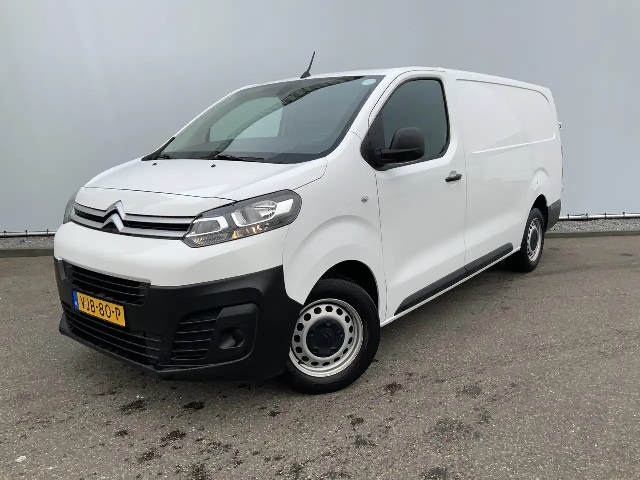 Citroen Jumpy 2.0 BlueHDI 120 XL Club Airco Cruise Navi 3 Zits E - Pieni pakettiauto: kuva Citroen Jumpy 2.0 BlueHDI 120 XL Club Airco Cruise Navi 3 Zits E - Pieni pakettiauto Citroen Jumpy 2.0 BlueHDI 120 XL Club Airco Cruise Navi 3 Zits E - Pieni pakettiauto: kuva Citroen Jumpy 2.0 BlueHDI 120 XL Club Airco Cruise Navi 3 Zits E - Pieni pakettiauto