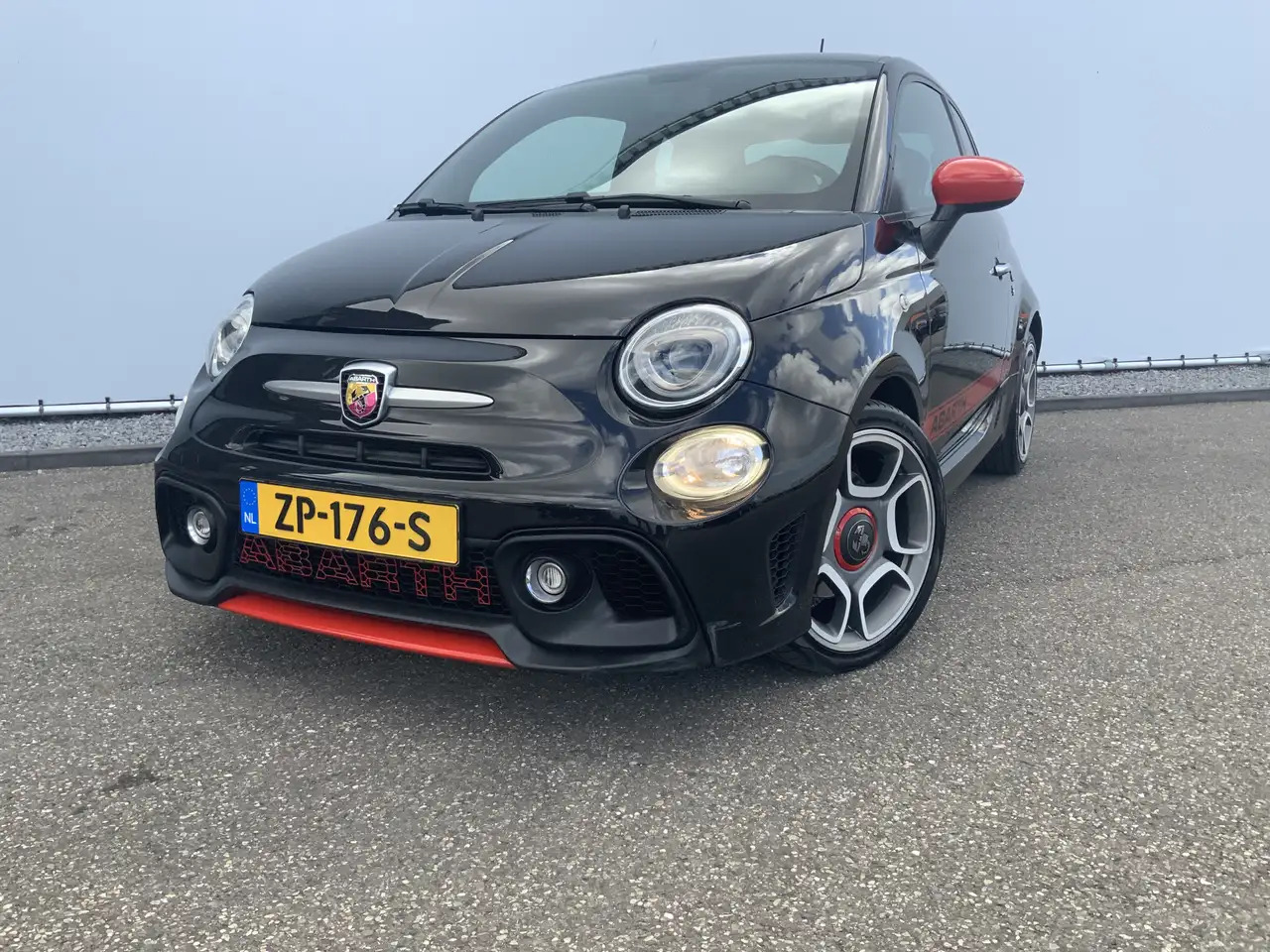 Fiat 500C Abarth 1.4 T-Jet 595 Automaat Euro 6 - Avoauto: kuva Fiat 500C Abarth 1.4 T-Jet 595 Automaat Euro 6 - Avoauto Fiat 500C Abarth 1.4 T-Jet 595 Automaat Euro 6 - Avoauto: kuva Fiat 500C Abarth 1.4 T-Jet 595 Automaat Euro 6 - Avoauto
