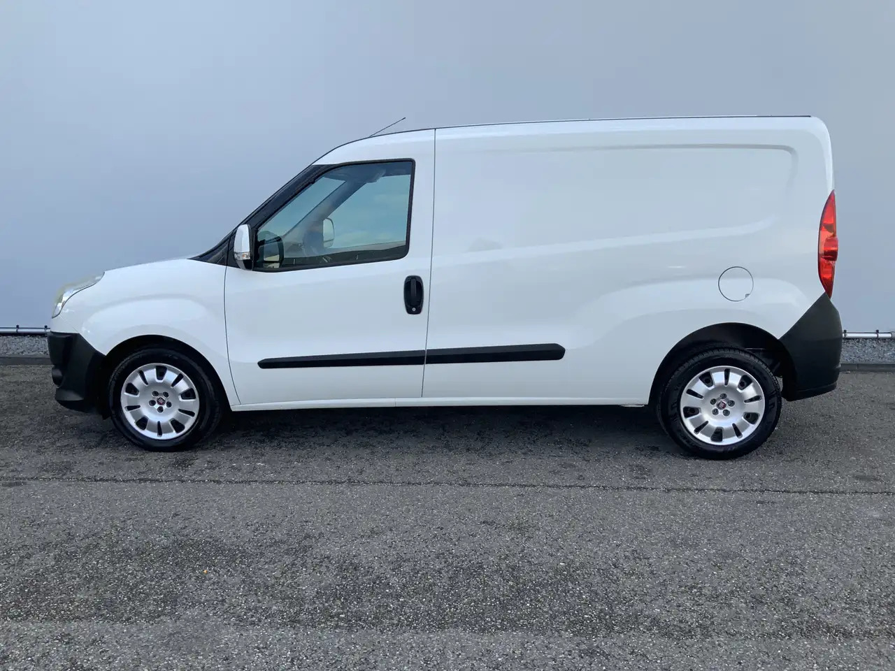 Fiat Doblo Cargo 1.6 MultiJet SX Maxi Airco Trekhaak 1300 kg - Pieni pakettiauto: kuva Fiat Doblo Cargo 1.6 MultiJet SX Maxi Airco Trekhaak 1300 kg - Pieni pakettiauto Fiat Doblo Cargo 1.6 MultiJet SX Maxi Airco Trekhaak 1300 kg - Pieni pakettiauto: kuva Fiat Doblo Cargo 1.6 MultiJet SX Maxi Airco Trekhaak 1300 kg - Pieni pakettiauto