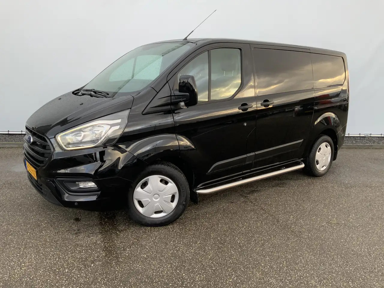 Ford Transit Custom 280 2.0 TDCI L1H1 Automaat Dub Schuifdeur Side Bar - Pakettiauto: kuva Ford Transit Custom 280 2.0 TDCI L1H1 Automaat Dub Schuifdeur Side Bar - Pakettiauto Ford Transit Custom 280 2.0 TDCI L1H1 Automaat Dub Schuifdeur Side Bar - Pakettiauto: kuva Ford Transit Custom 280 2.0 TDCI L1H1 Automaat Dub Schuifdeur Side Bar - Pakettiauto