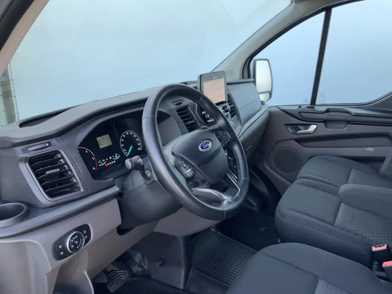 Ford Transit Custom 300 2.0 TDCI L1H1 Limited Airco Cruise Camera 3 Zi - Pakettiauto: kuva Ford Transit Custom 300 2.0 TDCI L1H1 Limited Airco Cruise Camera 3 Zi - Pakettiauto Ford Transit Custom 300 2.0 TDCI L1H1 Limited Airco Cruise Camera 3 Zi - Pakettiauto: kuva Ford Transit Custom 300 2.0 TDCI L1H1 Limited Airco Cruise Camera 3 Zi - Pakettiauto