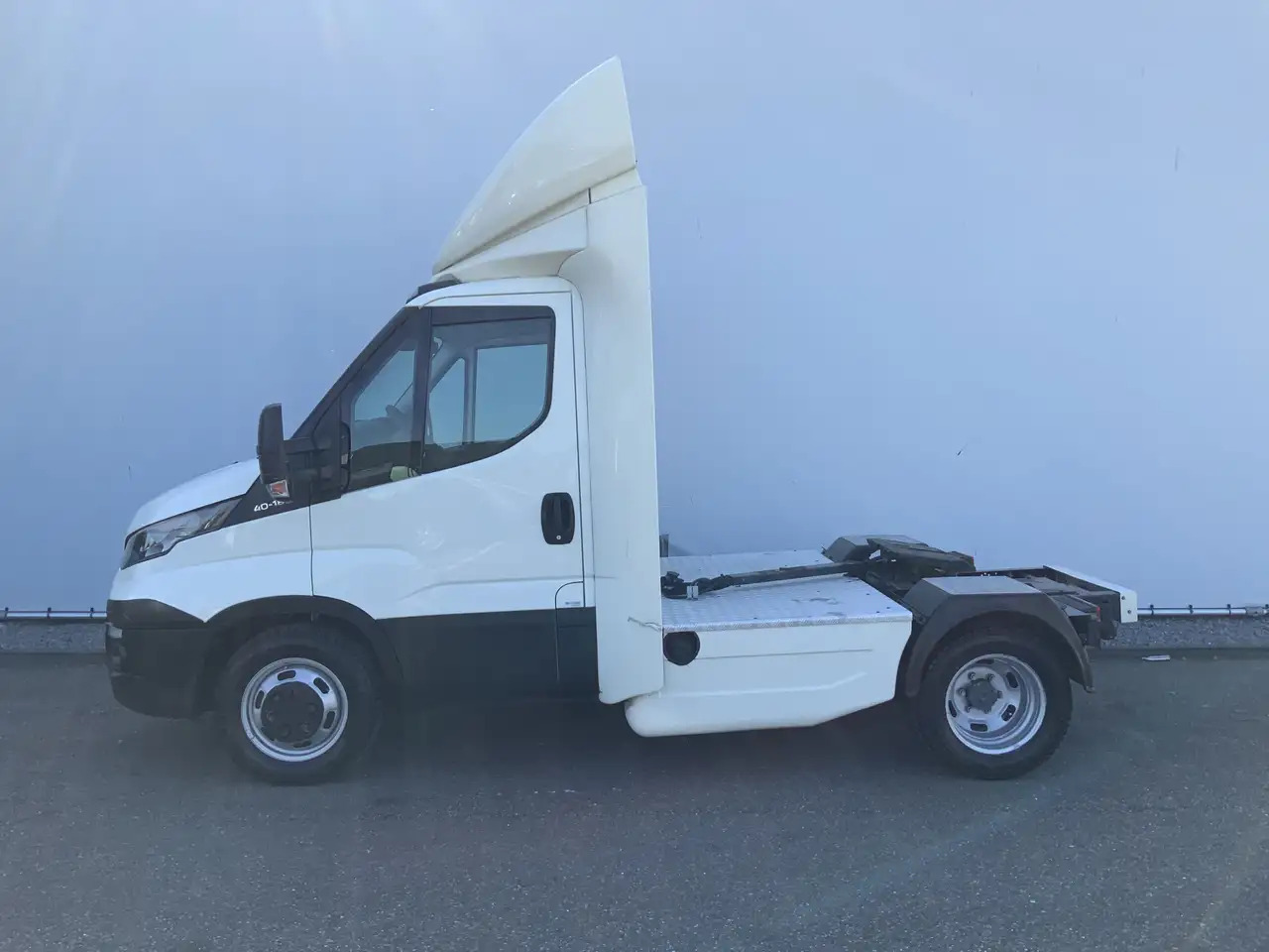 Iveco 40C18 B.E Trekker Airco Cruise 3 Zits Euro 6 180 - BE vetopöytäauto: kuva Iveco 40C18 B.E Trekker Airco Cruise 3 Zits Euro 6 180 - BE vetopöytäauto Iveco 40C18 B.E Trekker Airco Cruise 3 Zits Euro 6 180 - BE vetopöytäauto: kuva Iveco 40C18 B.E Trekker Airco Cruise 3 Zits Euro 6 180 - BE vetopöytäauto